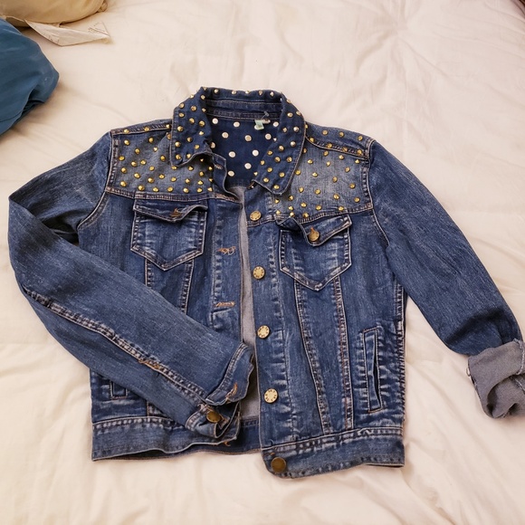 36 point 5 denim Jacket with gold hardware - Picture 1 of 4